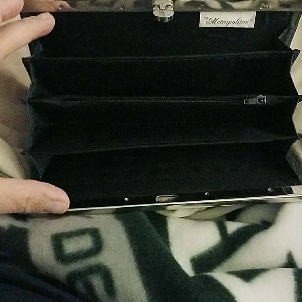 Clutch - Picture 4 of 8